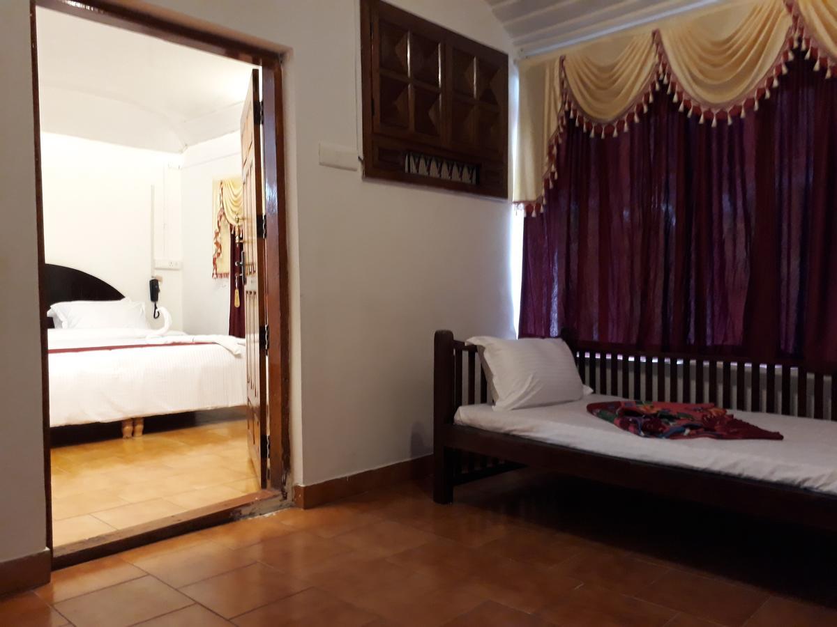 Hôtel Golden Green à Munnar Extérieur photo